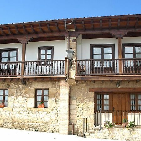 Apartamentos Llave De Santillana サンティリャーナ・デル・マル エクステリア 写真