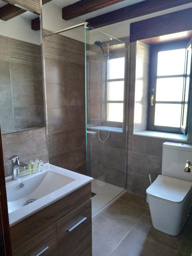 Apartamentos Llave De Santillana サンティリャーナ・デル・マル エクステリア 写真
