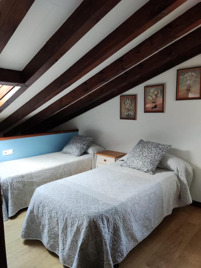 Apartamentos Llave De Santillana サンティリャーナ・デル・マル エクステリア 写真