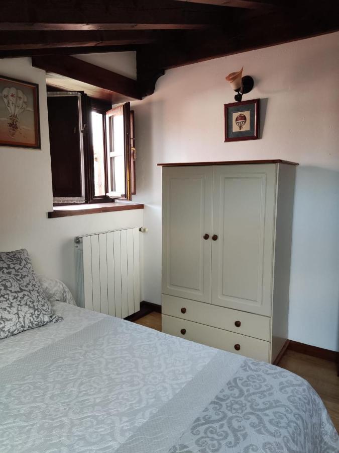 Apartamentos Llave De Santillana サンティリャーナ・デル・マル エクステリア 写真