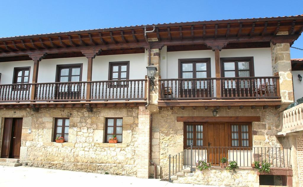 Apartamentos Llave De Santillana サンティリャーナ・デル・マル エクステリア 写真