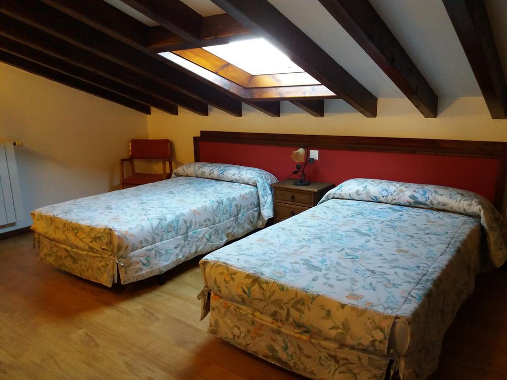 Apartamentos Llave De Santillana サンティリャーナ・デル・マル エクステリア 写真